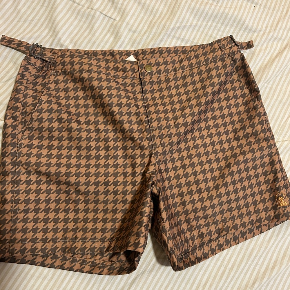 Dandy Del Mar Brown Houndstooth Shorts - size 31